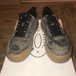 NIB Steve Madden Shellbee shoes